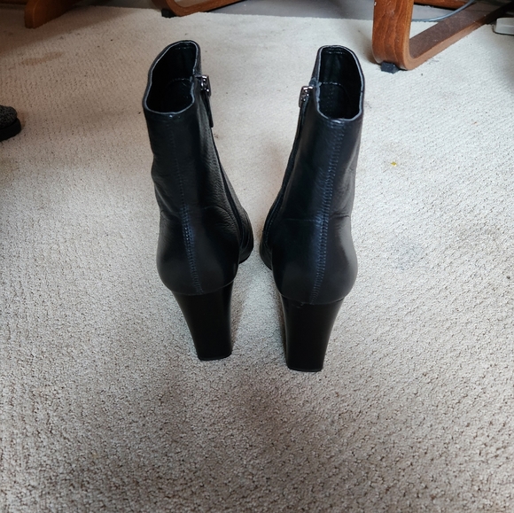 Vince Camuto Sakinah ankle boots - Picture 2 of 7